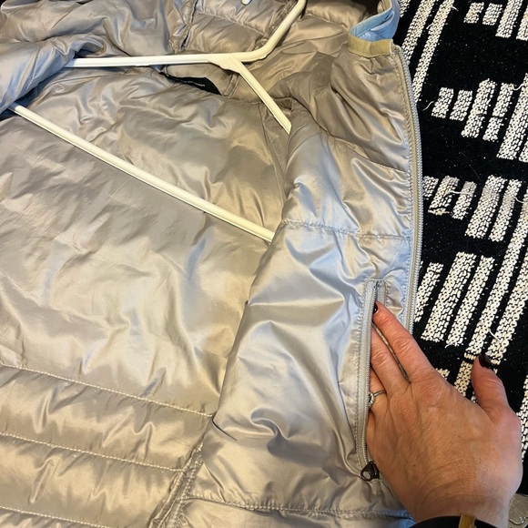 The North Face Light Gray 700 Full Vest - Picture 13 of 15